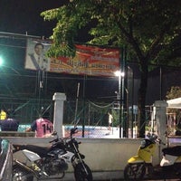 Photo taken at ลานกีฬากรุงเทพมหานคร. สวนร่มไม้ยูนิลีเวอร์ by Jeab on 8/15/2012