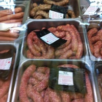 Das Foto wurde bei 640 Meats von Debra S. am 3/22/2012 aufgenommen
