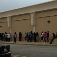 Photo taken at House of Hoops by Foot Locker by Ruth M. on 4/21/2012
