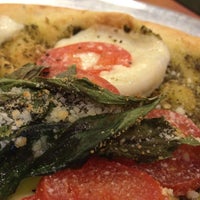 5/4/2012 tarihinde Dorian W.ziyaretçi tarafından Peace A Pizza'de çekilen fotoğraf