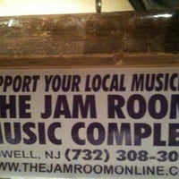 รูปภาพถ่ายที่ The Jam Room โดย Kriss K. เมื่อ 3/15/2012