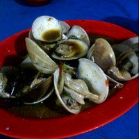 Photo taken at Seafood 88 Selera Hati Kita by Feny C. on 6/24/2012