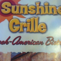 Foto tirada no(a) Sunshine Grille Bistro &amp;amp; Catering por Mindy J. em 7/6/2012