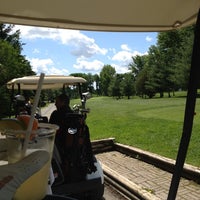 6/6/2012 tarihinde Elysse D.ziyaretçi tarafından Cedarhill Golf &amp;amp; Country Club'de çekilen fotoğraf