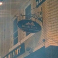 รูปภาพถ่ายที่ Black Rock Tavern &amp;amp; Restaurant โดย Robert K. เมื่อ 8/9/2012