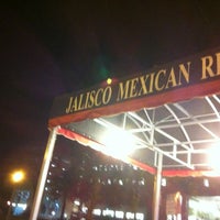 Foto tomada en Jalisco&amp;#39;s Mexican Restaurant  por mr_MKE el 5/20/2012