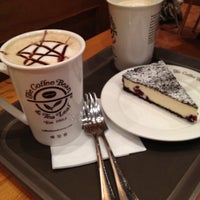 Photo taken at The Coffee Bean &amp; Tea Leaf by hayoung K. on 4/22/2012