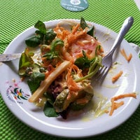 รูปภาพถ่ายที่ Cachoeira Tropical โดย Sam C. เมื่อ 5/14/2012