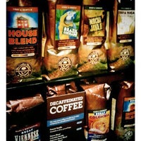 Снимок сделан в The Coffee Bean &amp;amp; Tea Leaf пользователем Michael M. 4/10/2012