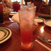 Photo taken at Olive Garden by Calla G. on 7/6/2012