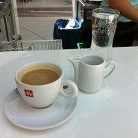 Photo taken at Indigo caffe by Miroslav H. on 7/8/2012