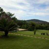 Photo taken at Pousada Cavaleiro dos Pireneus by Sandra B. on 2/18/2012