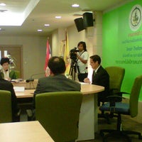 Photo taken at ศูนย์เทคโนโลยีสารสนเทศและการสื่อสาร กระทรวงไอซีที by yui_kaohoon on 2/20/2012