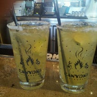 Foto diambil di Canyons Restaurant &amp;amp; Bar oleh Leslie G. pada 5/6/2012