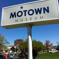 4/6/2012 tarihinde Margoziyaretçi tarafından Motown Historical Museum / Hitsville U.S.A.'de çekilen fotoğraf