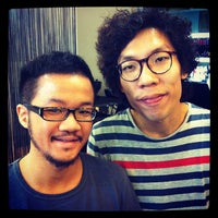 Photo taken at Essensuals Hairdressing by Hongwen C. on 5/1/2012