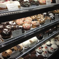 Photo taken at Crumbs Bake Shop by nicky w. on 8/27/2012