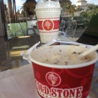 Photo taken at Cold Stone Creamery by Jazmin on 9/3/2012