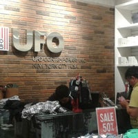 Foto tirada no(a) UFO Jeans - Florida Center por Bastián A. em 3/5/2012
