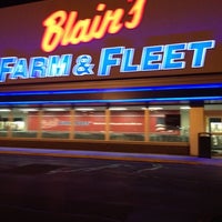Foto diambil di Blain&amp;#39;s Farm &amp;amp; Fleet oleh April B. pada 2/10/2012