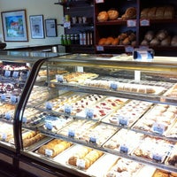 Das Foto wurde bei Backhaus Bakery von Matthew C. am 4/21/2012 aufgenommen