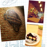 Photo taken at Brown Berry Cafe &amp;amp; Workspace (บราวน์เบอร์รี่) by Pattama Sterios T. on 8/3/2012