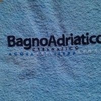 Foto tirada no(a) Bagno Adriatico 62 por Fabiola G. em 5/25/2012