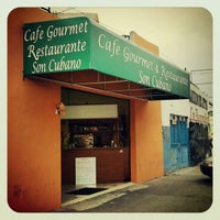 Das Foto wurde bei Son Cubano Café Gourmet &amp;amp; Restaurante von Ricardo am 4/18/2012 aufgenommen