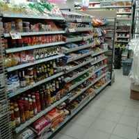 Photo taken at 7-Eleven by หมูจ๊ะ ฉ. on 4/13/2012