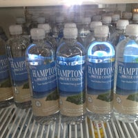 รูปภาพถ่ายที่ Hampton Seafood Company โดย Dina เมื่อ 5/27/2012