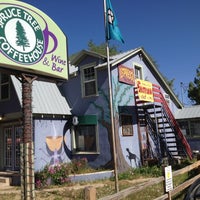 5/29/2012 tarihinde Mat B.ziyaretçi tarafından Spruce Tree Coffehouse'de çekilen fotoğraf