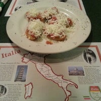 Foto diambil di Barducci&amp;#39;s Italian Bistro &amp;amp; Pizzeria oleh Tomas F. pada 9/1/2012