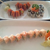 Foto tomada en Yummy Sushi  por MaryGrace el 5/14/2012