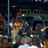 รูปภาพถ่ายที่ Black Swamp Arts Festival โดย Sylvia C. เมื่อ 9/8/2012