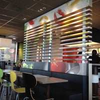รูปภาพถ่ายที่ McDonald&amp;#39;s โดย Wilco S. เมื่อ 6/30/2012