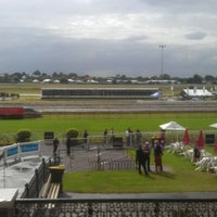 รูปภาพถ่ายที่ Eagle Farm Racecourse โดย Thomas เมื่อ 6/2/2012