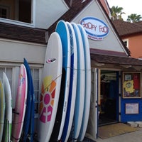 Foto tirada no(a) Goofy Foot Surf School por Ellijay Jones em 9/4/2012