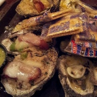 Foto scattata a Montego Bay Seafood House &amp;amp; Oyster Bar da LaVea P. il 7/28/2012