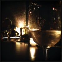 Das Foto wurde bei Abigail Cafe &amp;amp; Wine Bar von Kirsten A. am 8/23/2012 aufgenommen