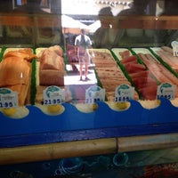Foto tomada en Pelly&amp;#39;s Fish Market &amp;amp; Café  por Blake E. el 6/19/2012