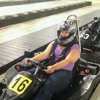 7/21/2012 tarihinde Benjamin F.ziyaretçi tarafından American Indoor Karting'de çekilen fotoğraf