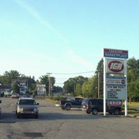 รูปภาพถ่ายที่ Trenton IGA โดย Raidel A. เมื่อ 7/22/2012