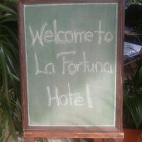 Foto tirada no(a) Hotel La Fortuna por Payin em 8/3/2012