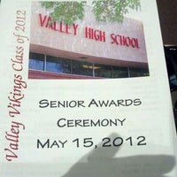 Foto scattata a Valley High School da Melissa C. il 5/16/2012