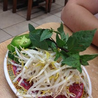Foto diambil di Pho 75 #2 Oriental Restaurant oleh Katherine R. pada 5/31/2012