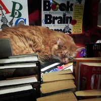 9/8/2012 tarihinde Catie L.ziyaretçi tarafından Bound to Be Read Books'de çekilen fotoğraf