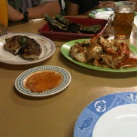 Photo taken at Restoran seafood dadap indah by Chen A. on 8/25/2012