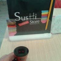 Photo prise au Sushi Store par Dumitru M. le7/29/2012