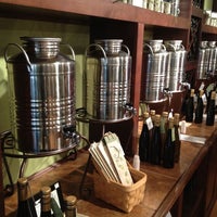 รูปภาพถ่ายที่ Olio Tasting Room โดย Jon W. เมื่อ 5/19/2012