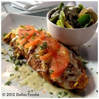 3/16/2012 tarihinde Dallas Foodie (.ziyaretçi tarafından Royal Sixty, district Bistro'de çekilen fotoğraf